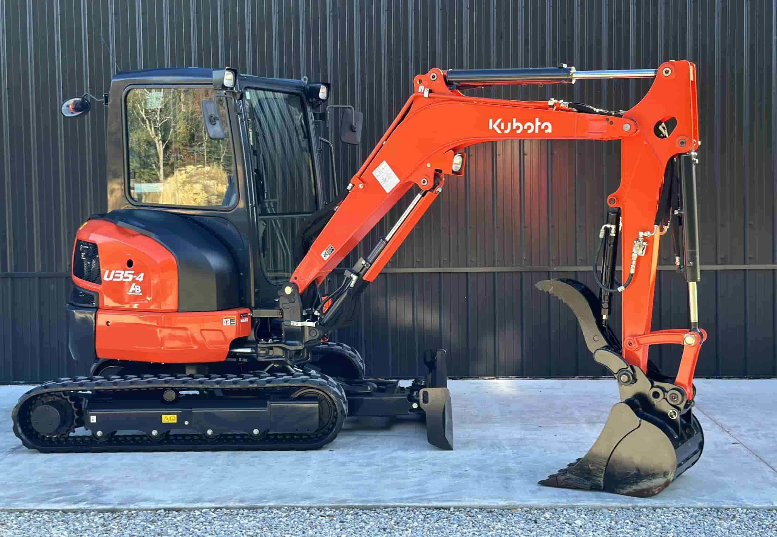 2021 KUBOTA U35-4 LIKE NEW
